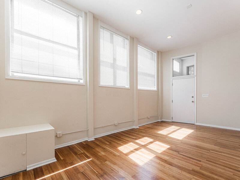 2120 W Grand Avenue Chicago IL 60612