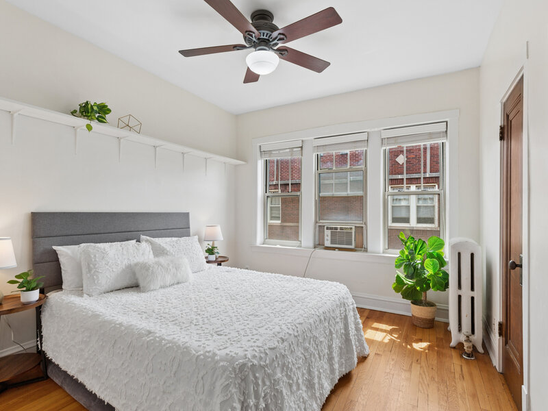 240 S Maple Avenue Oak Park IL 60302