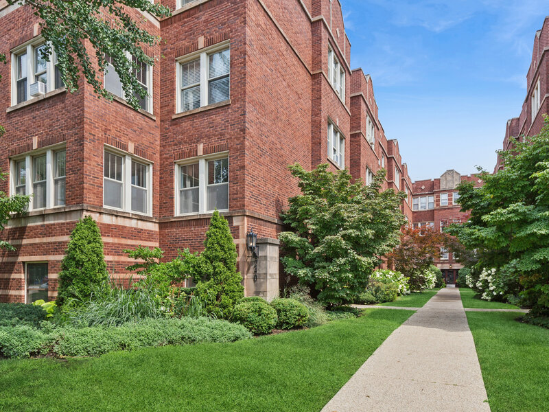 240 S Maple Avenue Oak Park IL 60302