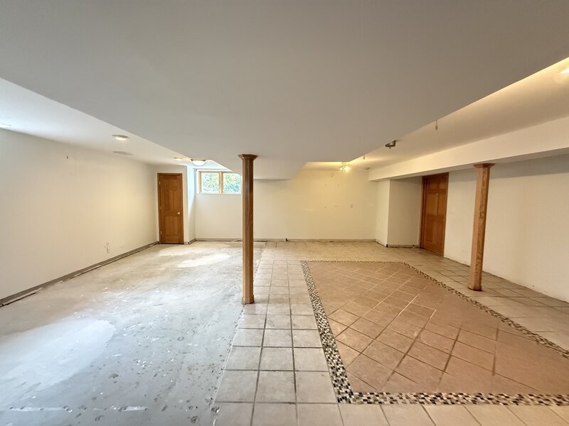 8516 Moody Avenue Burbank IL 60459