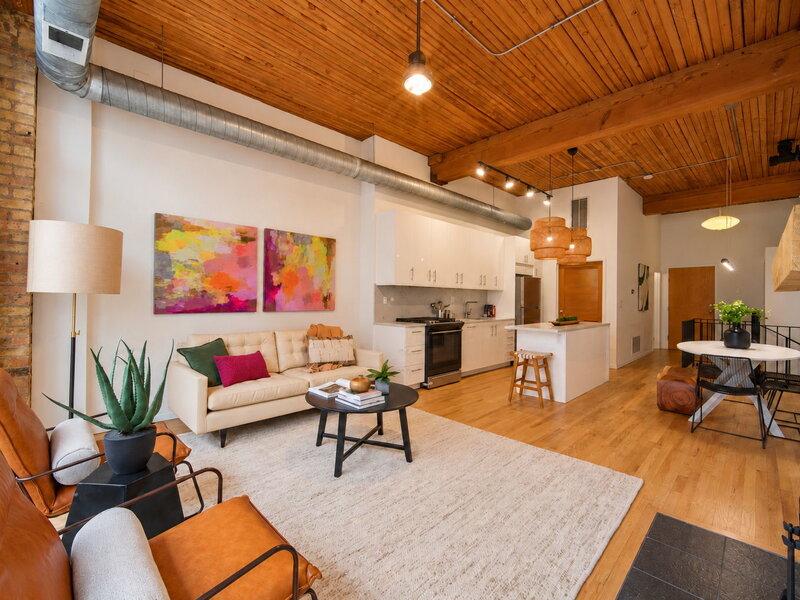 2333 W St. Paul Avenue Chicago IL 60647