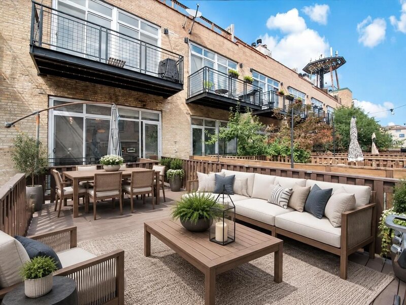 2333 W St. Paul Avenue Chicago IL 60647