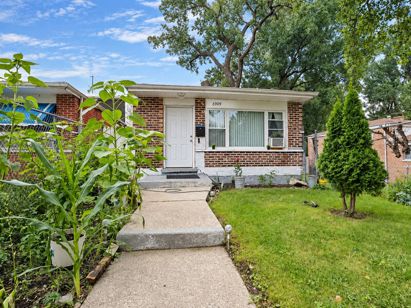 6909 S Ada Street Chicago IL 60636