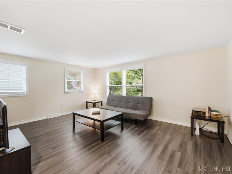 904 Kenilworth Place Aurora IL 60506