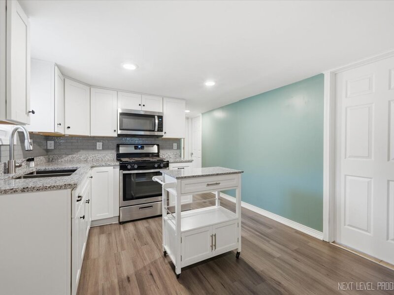 904 Kenilworth Place Aurora IL 60506