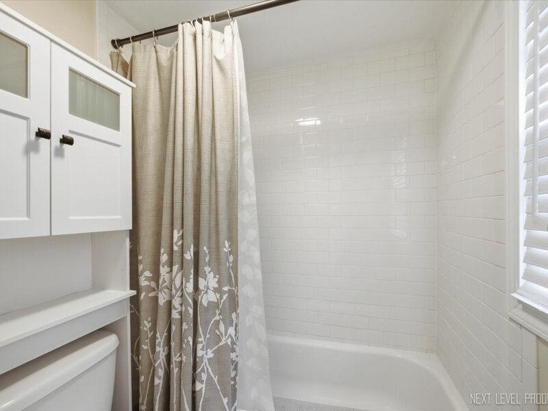904 Kenilworth Place Aurora IL 60506