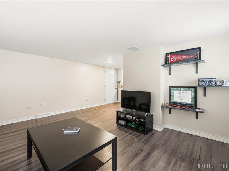 904 Kenilworth Place Aurora IL 60506
