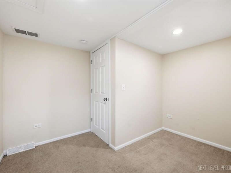 904 Kenilworth Place Aurora IL 60506