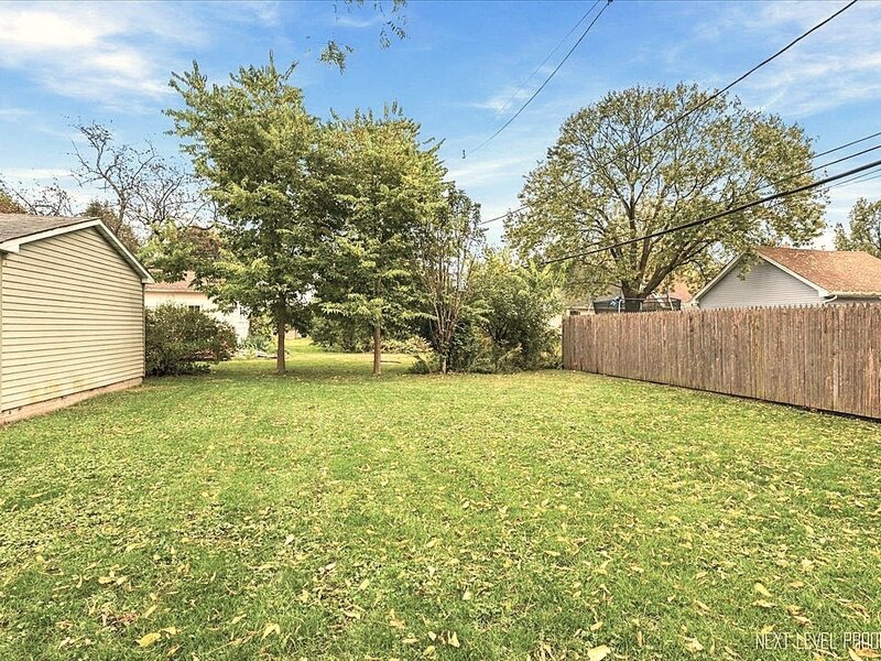 904 Kenilworth Place Aurora IL 60506