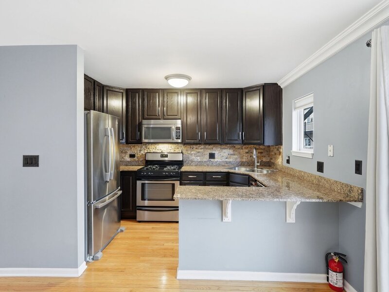 3645 W Cornelia Avenue Chicago IL 60618