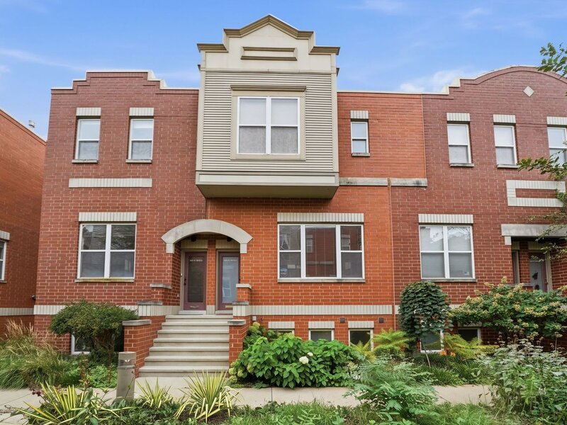 3645 W Cornelia Avenue Chicago IL 60618