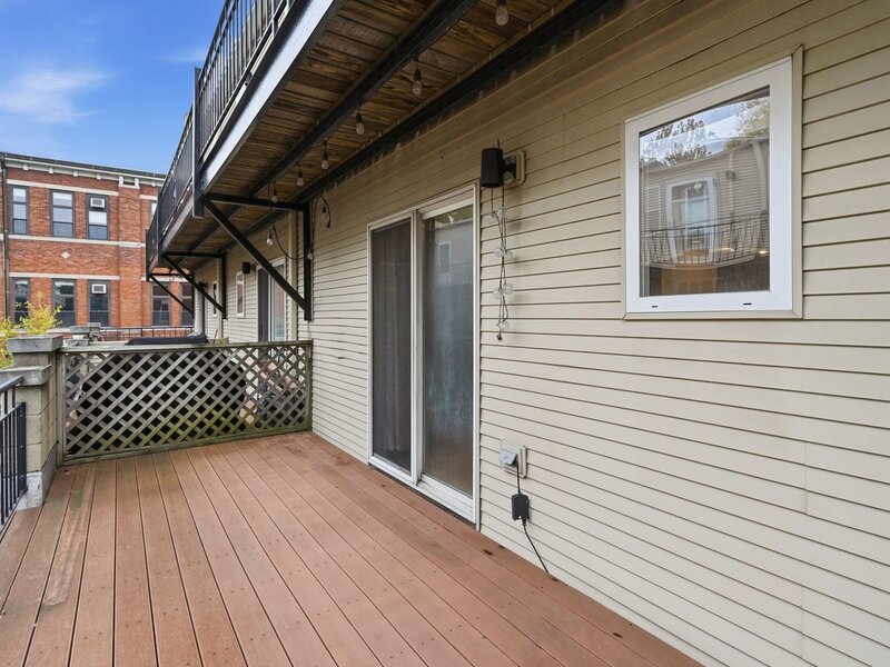 3645 W Cornelia Avenue Chicago IL 60618