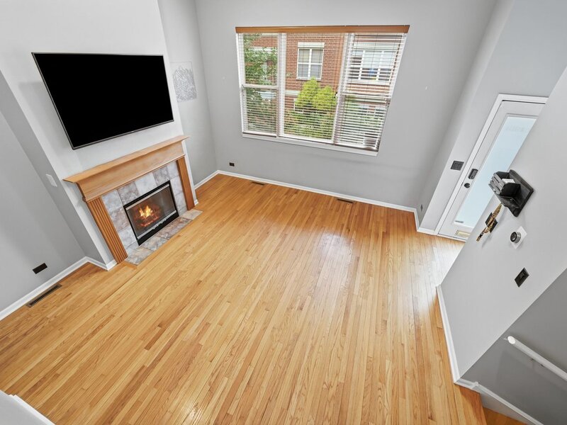 3645 W Cornelia Avenue Chicago IL 60618