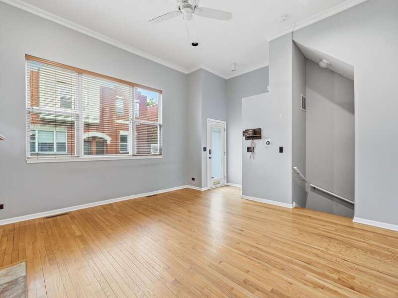 3645 W Cornelia Avenue Chicago IL 60618