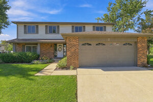 Photo of 7 Pheasant Court Woodridge IL 60517