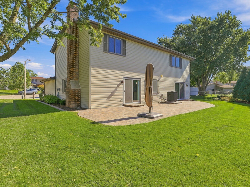 7 Pheasant Court Woodridge IL 60517