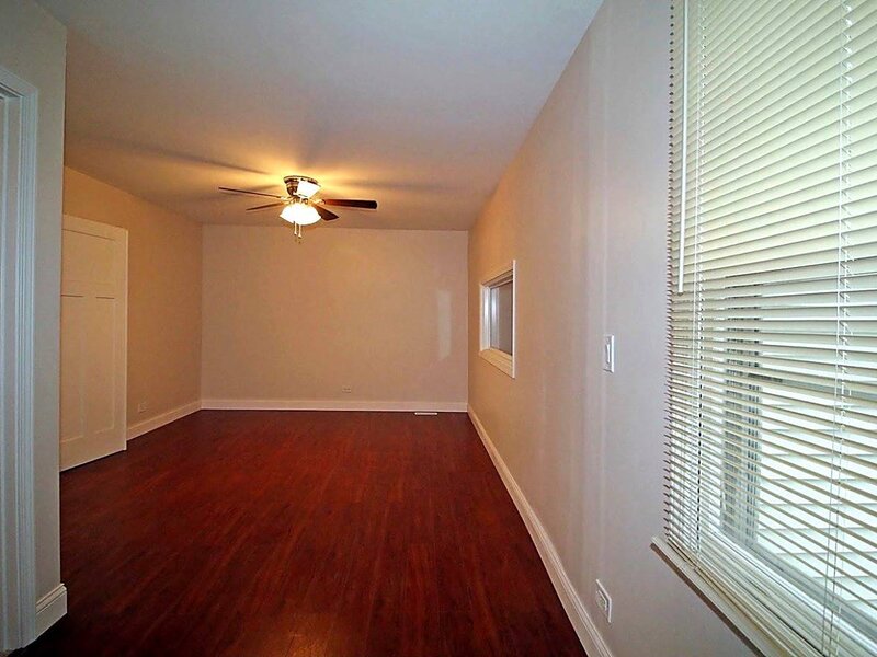 899 Colony Lake Drive Schaumburg IL 60194