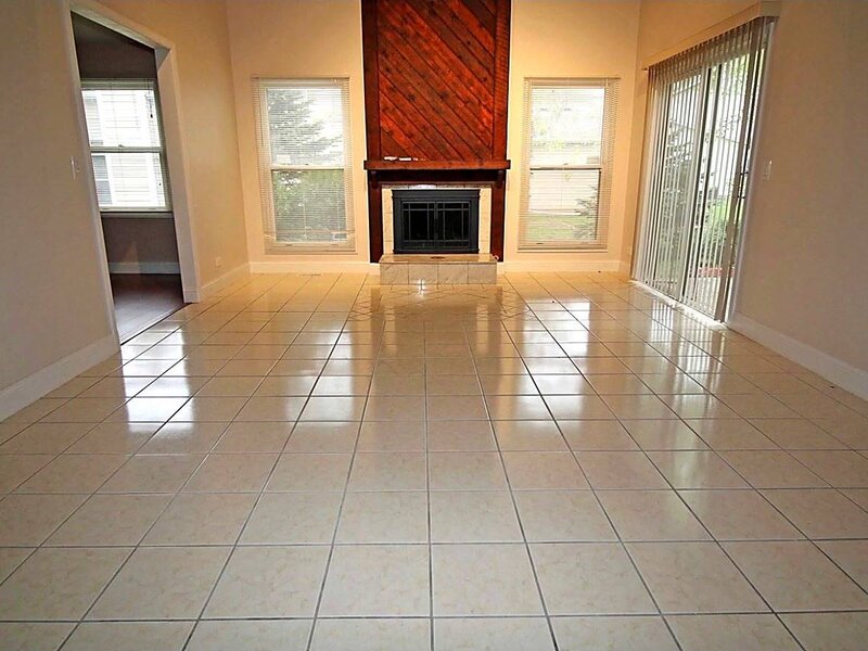 899 Colony Lake Drive Schaumburg IL 60194