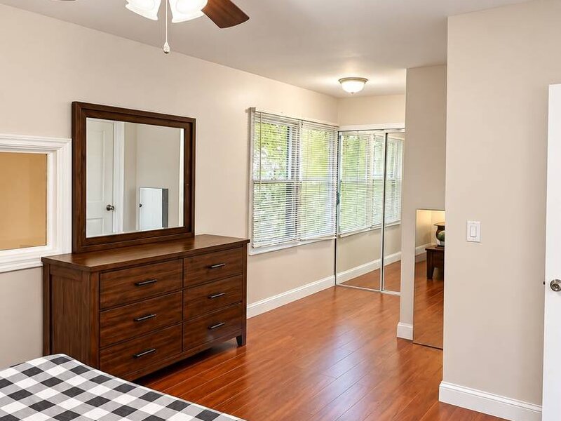 899 Colony Lake Drive Schaumburg IL 60194