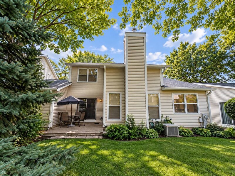 899 Colony Lake Drive Schaumburg IL 60194