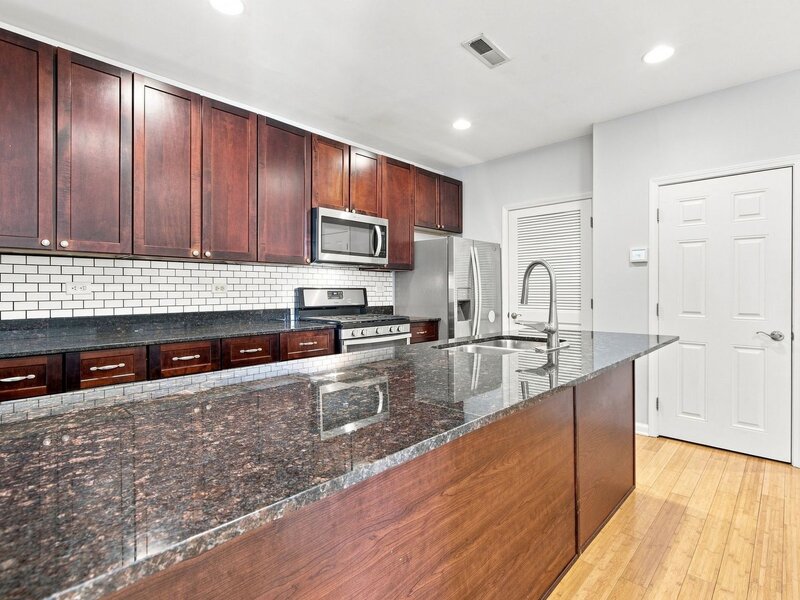 5300 N Lincoln Avenue Chicago IL 60625