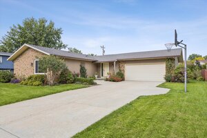 Photo of 714 W Iowa Street Eldridge IA 52748