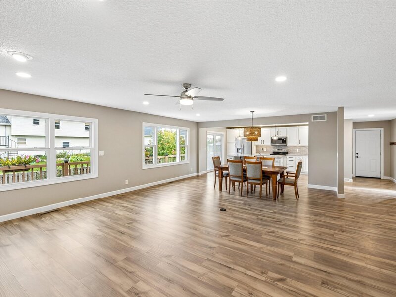 714 W Iowa Street Eldridge IA 52748