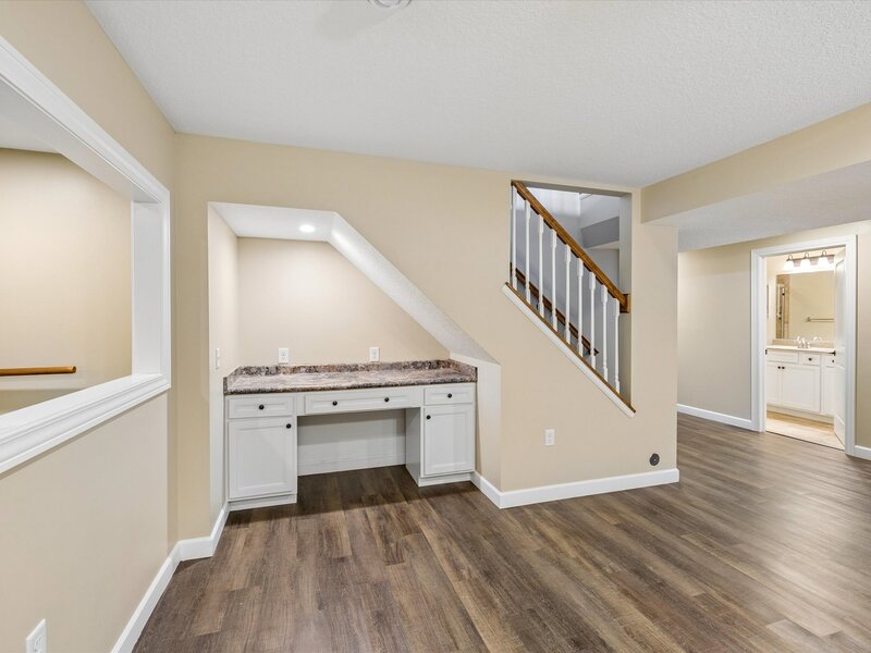 714 W Iowa Street Eldridge IA 52748