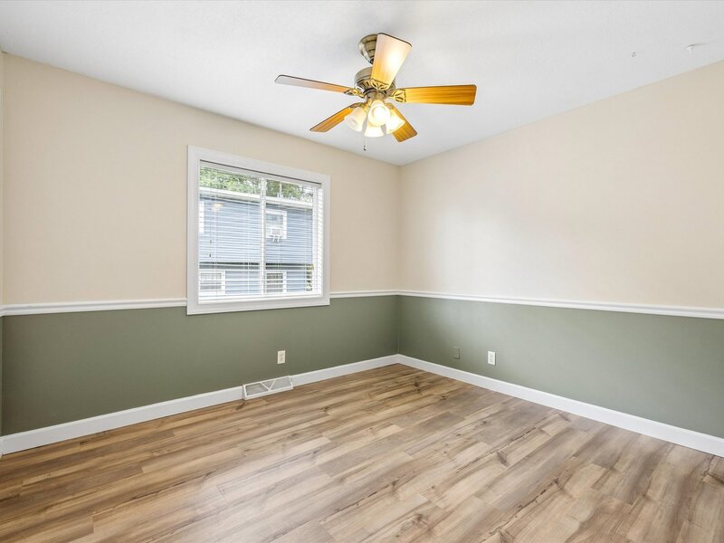 714 W Iowa Street Eldridge IA 52748