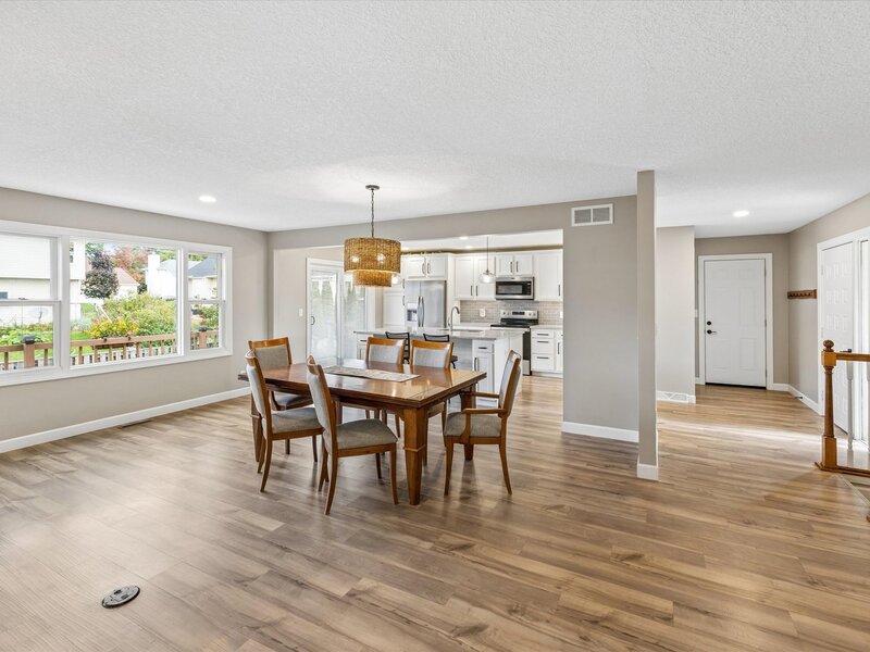 714 W Iowa Street Eldridge IA 52748