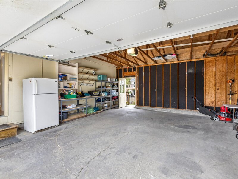 714 W Iowa Street Eldridge IA 52748
