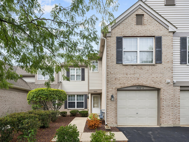 1922 Heron Avenue Schaumburg IL 60193