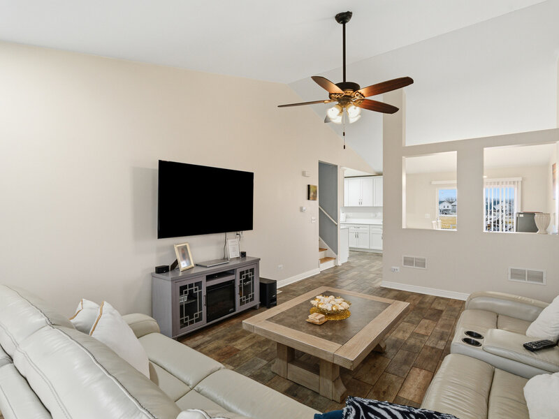 1594 Arborwood Circle Romeoville IL 60446