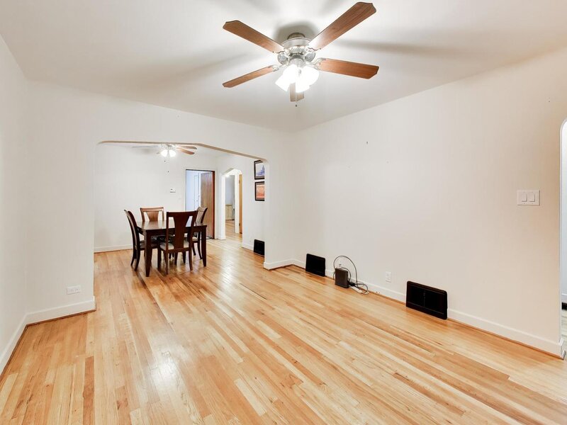 5012 N Tripp Avenue Chicago IL 60630