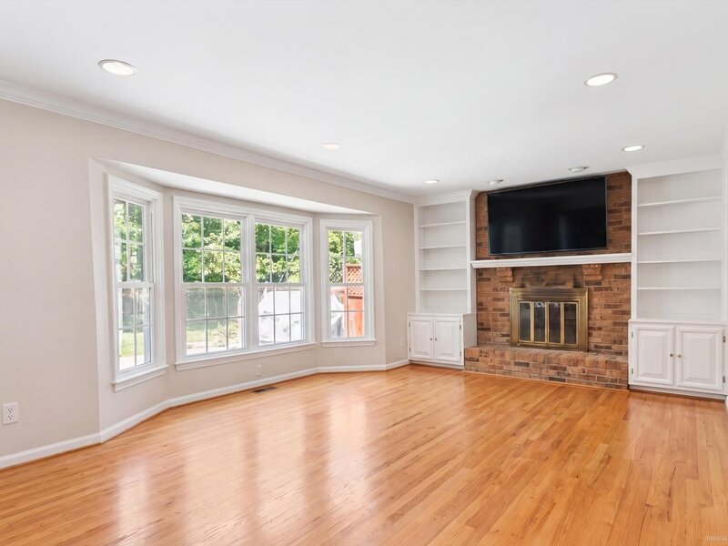 1527 Abbotsford Drive Naperville IL 60563