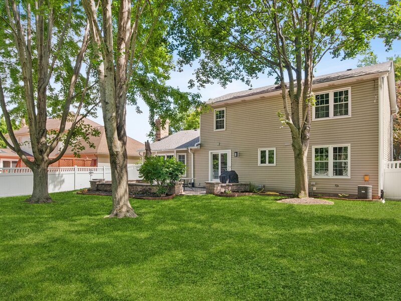 1527 Abbotsford Drive Naperville IL 60563