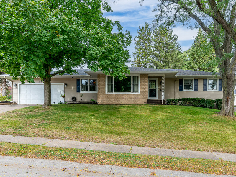 1324 Hayes Court Davenport IA 52804