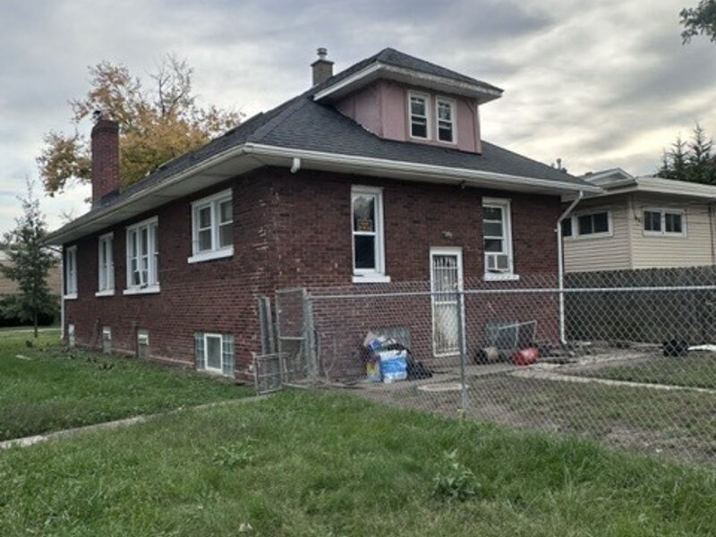 2502 Orchard Street Blue Island IL 60401