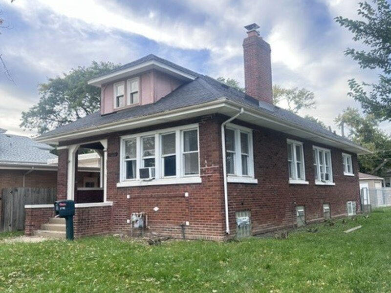 2502 Orchard Street Blue Island IL 60401