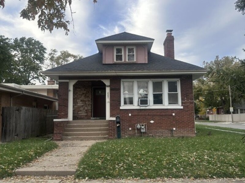2502 Orchard Street Blue Island IL 60401