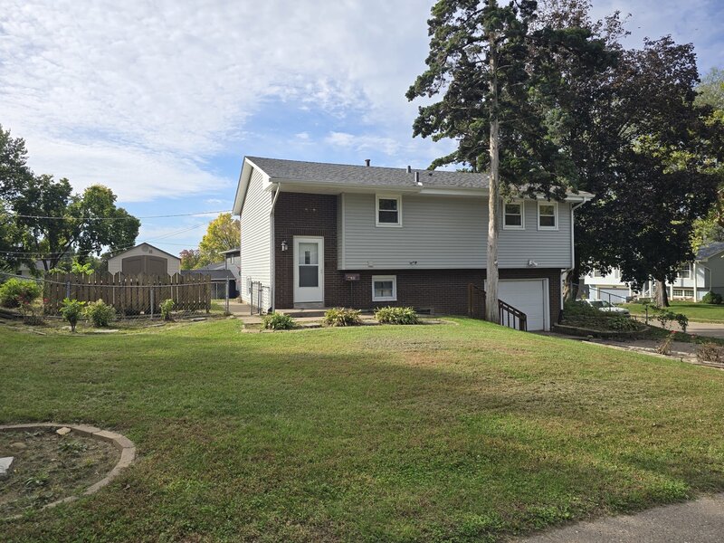 769 W 46th Street Davenport IA 52806