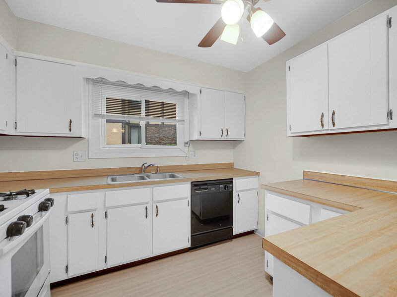 1659 Dover Court Wheaton IL 60189