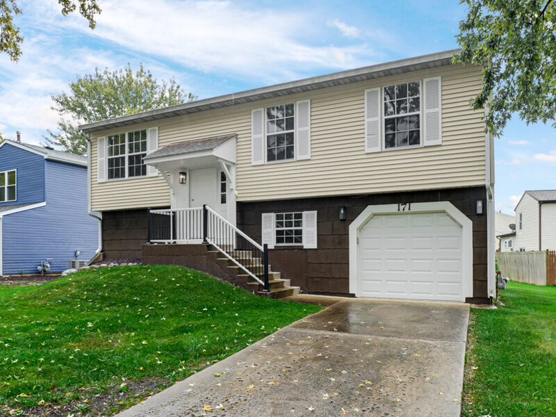 171 Glen Lake Drive Bolingbrook IL 60440