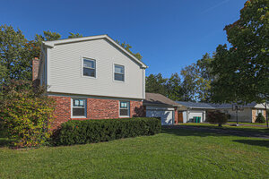 Photo of 650 Wyngate Lane Buffalo Grove IL 60089