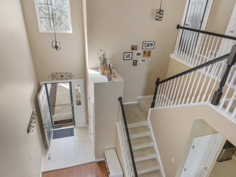 335 Thornwood Way South Elgin IL 60177