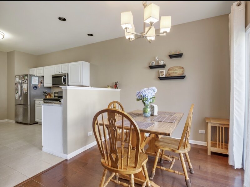 335 Thornwood Way South Elgin IL 60177