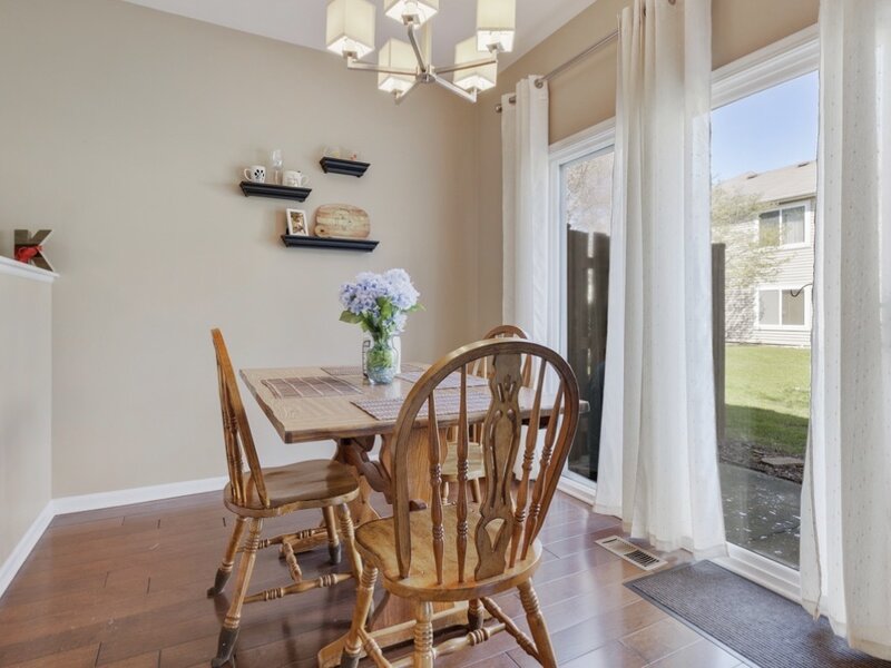 335 Thornwood Way South Elgin IL 60177