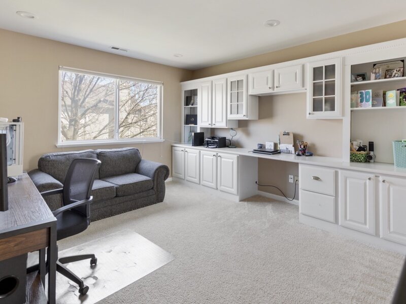 335 Thornwood Way South Elgin IL 60177