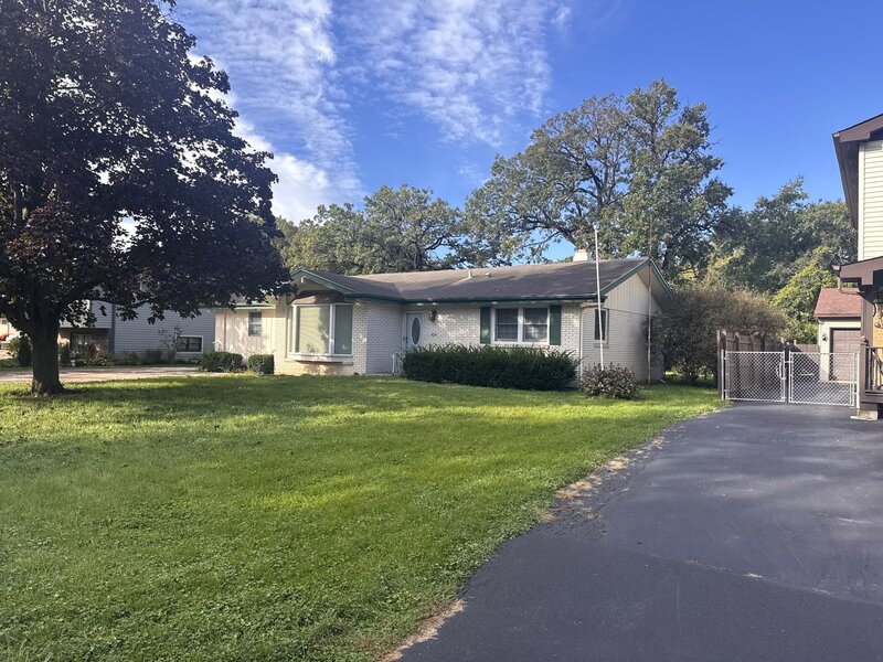 424 Northgate Road Lindenhurst IL 60046