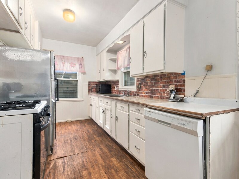 8 S Randall Road Aurora IL 60506